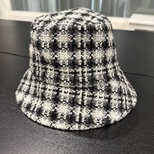 Chanel Black Gray and White Wool Tweed Plaid Patterned Bucket Hat - M